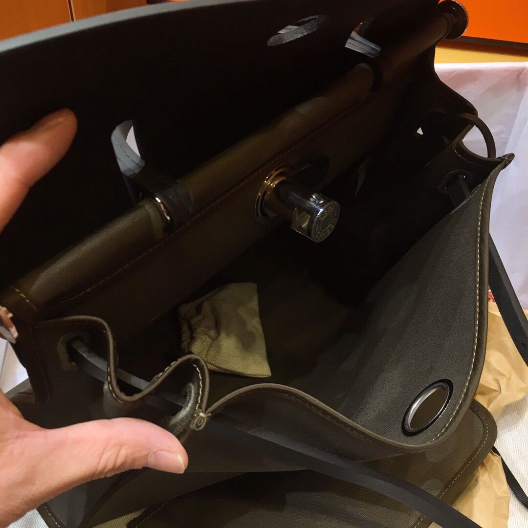 Hermes Herbag Zip 31cm Bag In Black And Canopee - Image 7