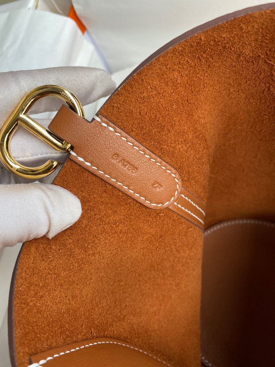 Hermes In The Loop 18 Handmade Bag in Gold Clemence Leather - Image 8