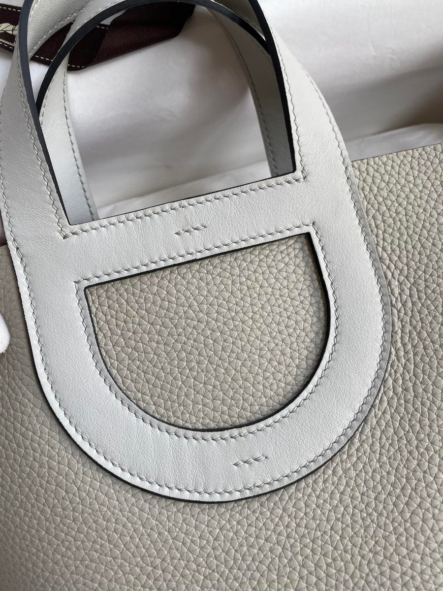 Hermes In The Loop 18 Handmade Bag in Pearl Grey Clemence Leather - Image 4