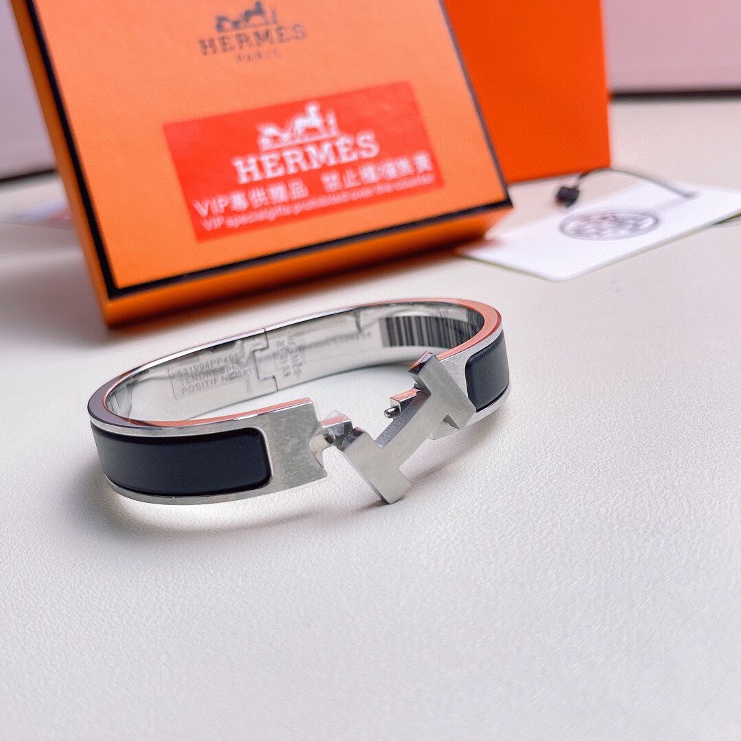 Hermes Black Enamel Clic HH Bracelet - Image 4