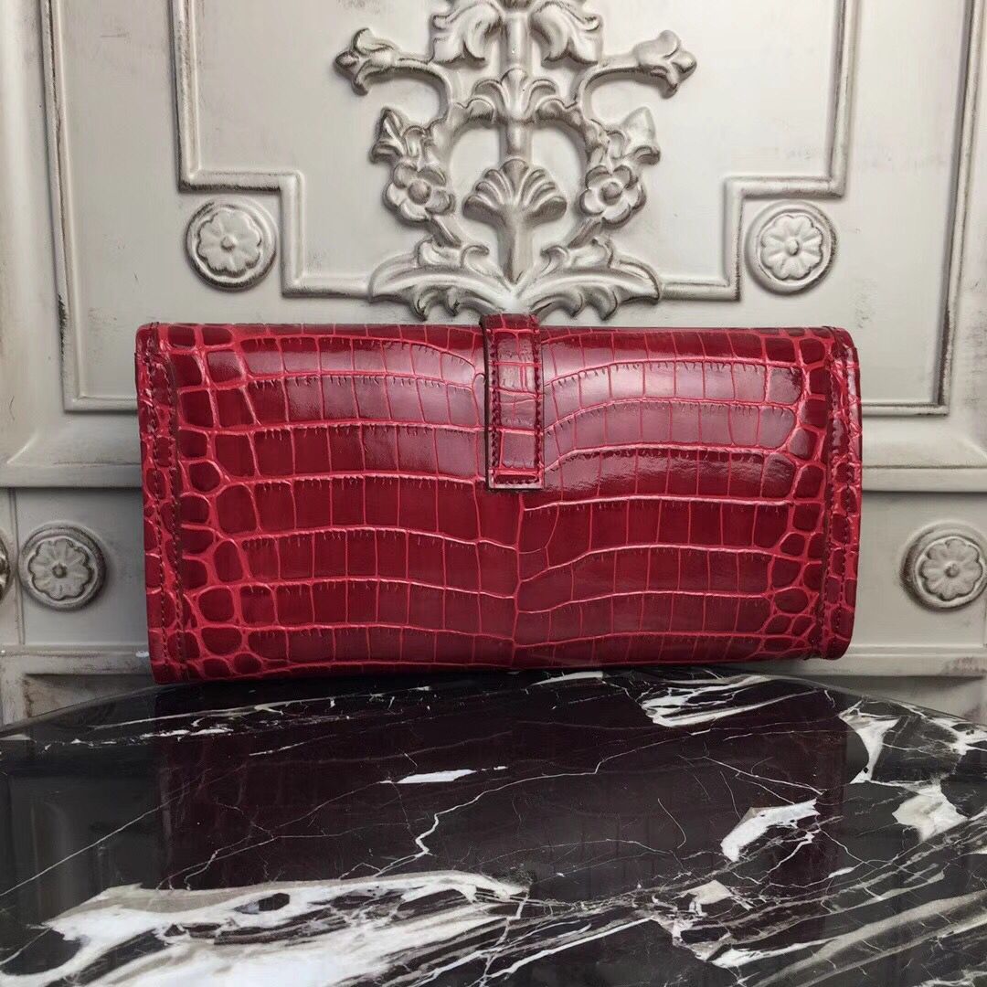 Hermes Jige Elan 29 Clutch In Dark Red Crocodile Leather - Image 4