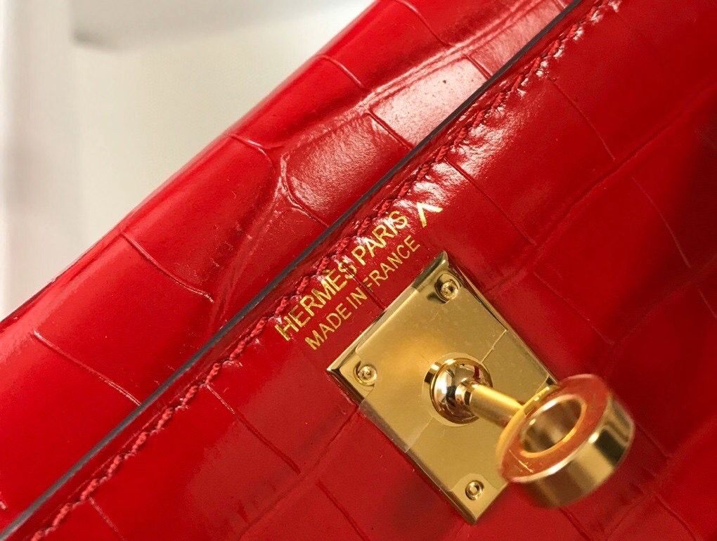 Hermes Kelly Mini II Bag In Red Embossed Crocodile Leather - Image 6