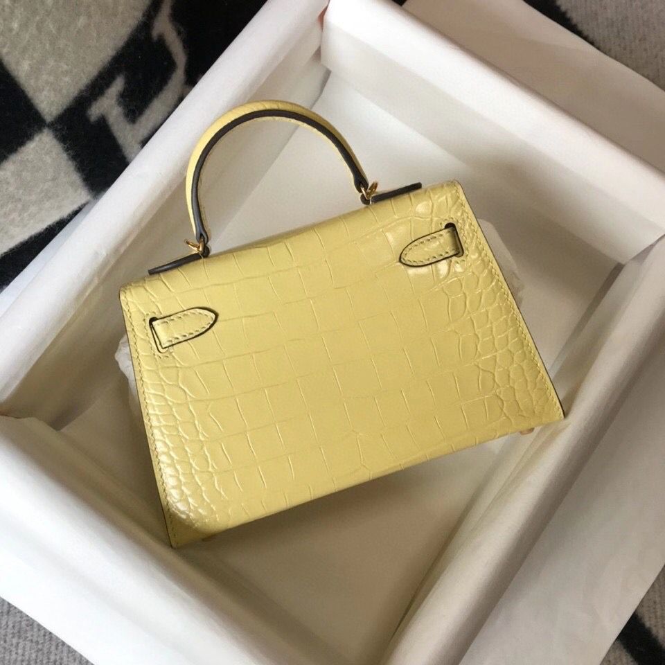 Hermes Kelly Mini II Bag In Jaune Poussin Embossed Crocodile Leather - Image 3