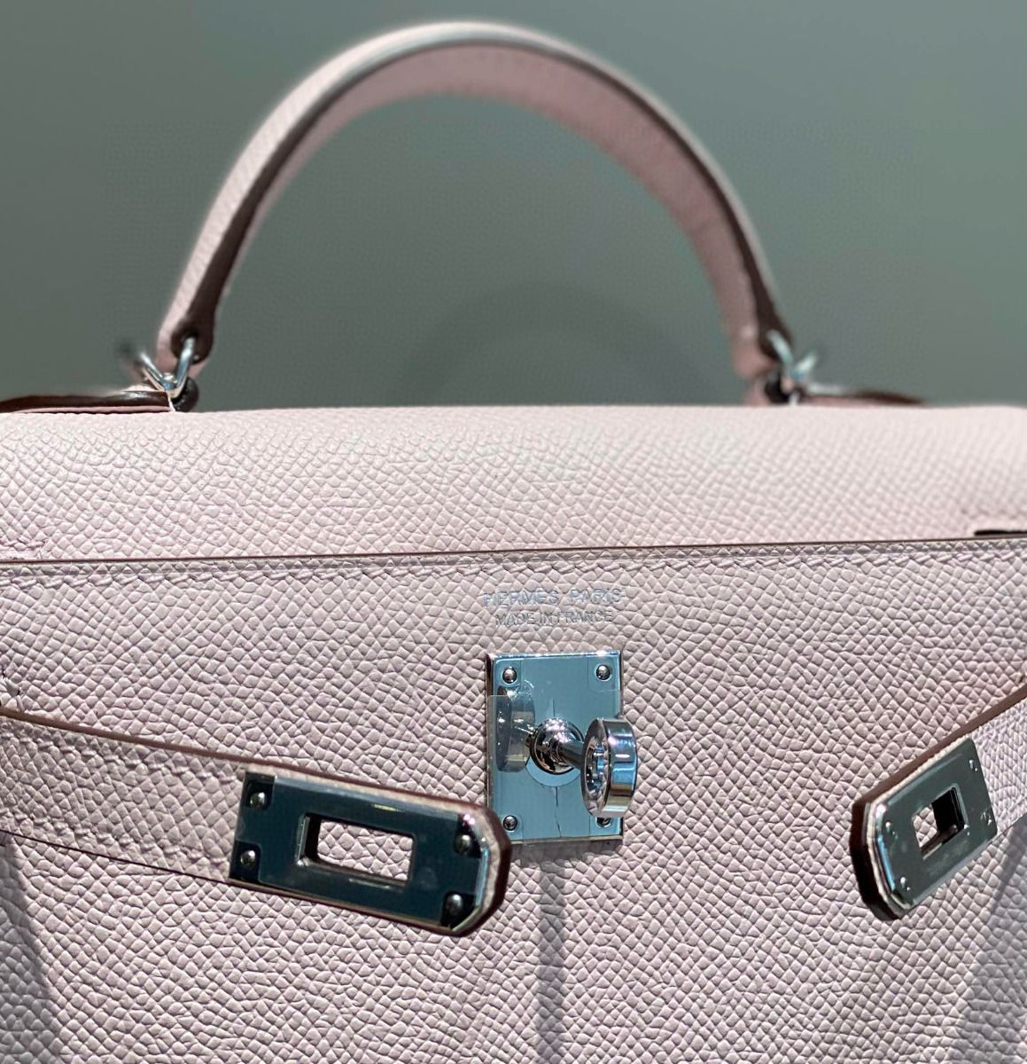 Hermes Kelly Mini II Bag In Mauve Pale Epsom Leather PHW - Image 7