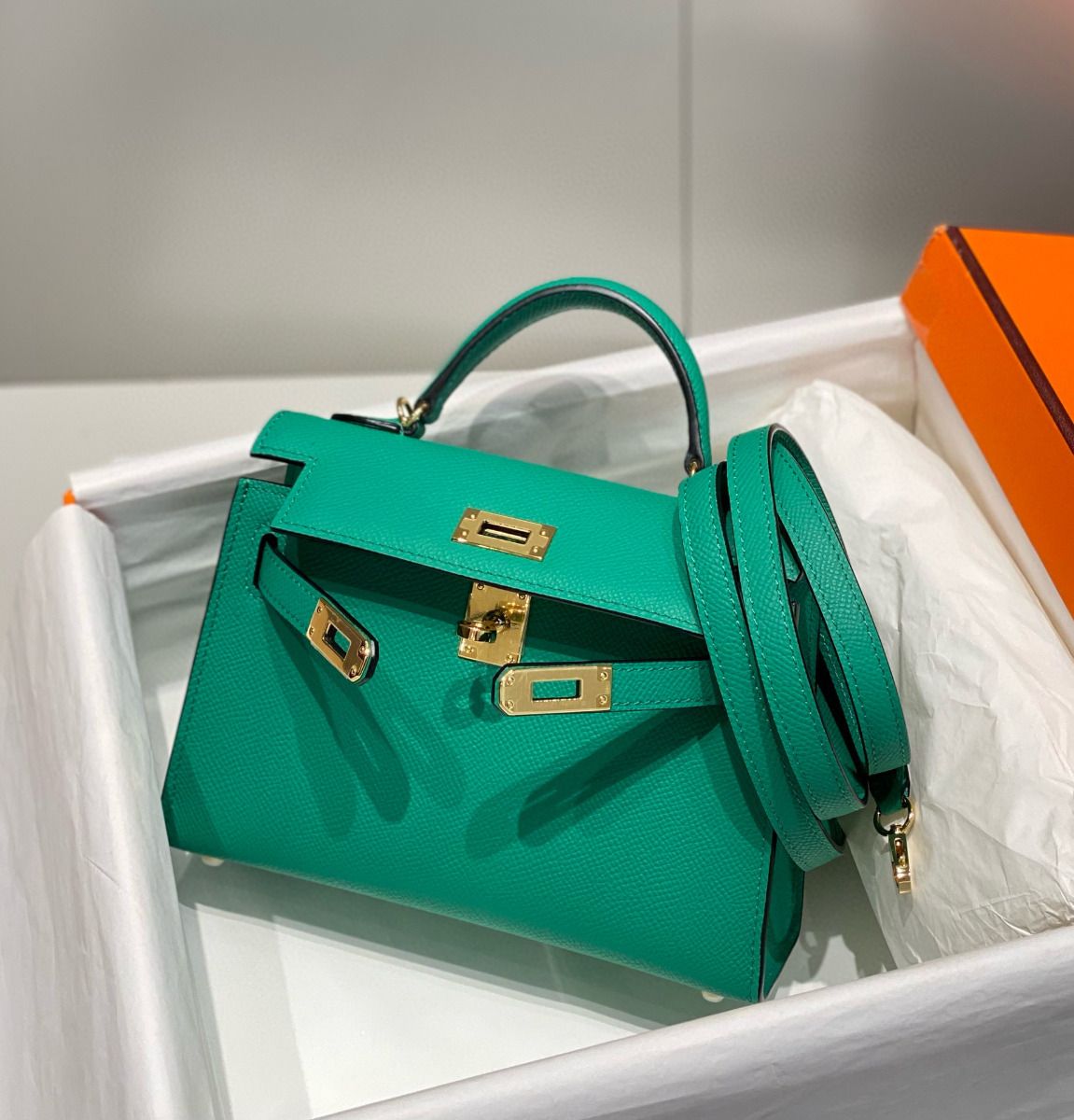 Hermes Kelly Mini II Bag In Vert Jade Epsom Leather GHW - Image 5