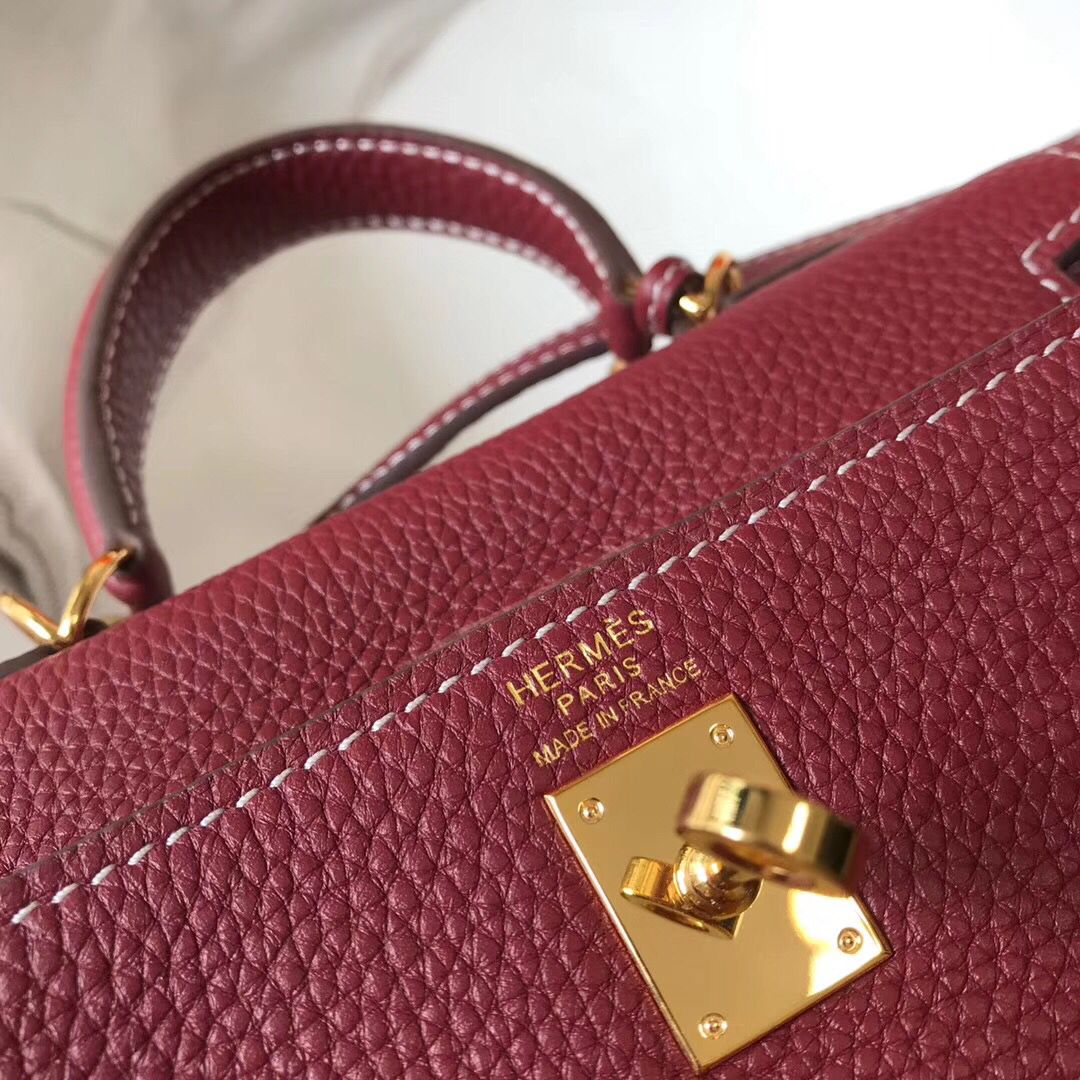 Hermes Kelly 20cm Bag In Bordeaux lemence Leather GHW - Image 6