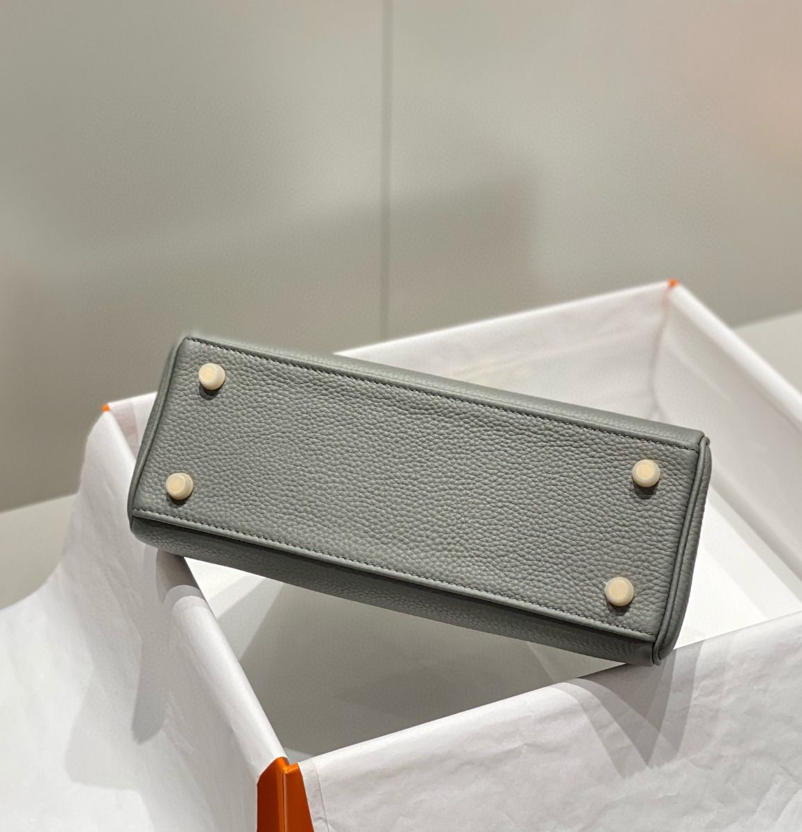 Hermes Kelly 25cm Retourne Bag In Gris Meyer Clemence Leather - Image 5