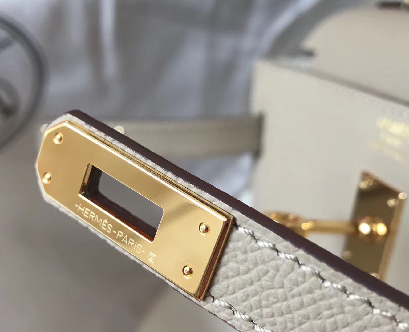 Hermes Kelly 25cm Sellier Bag In Tourterelle Epsom Leather - Image 8