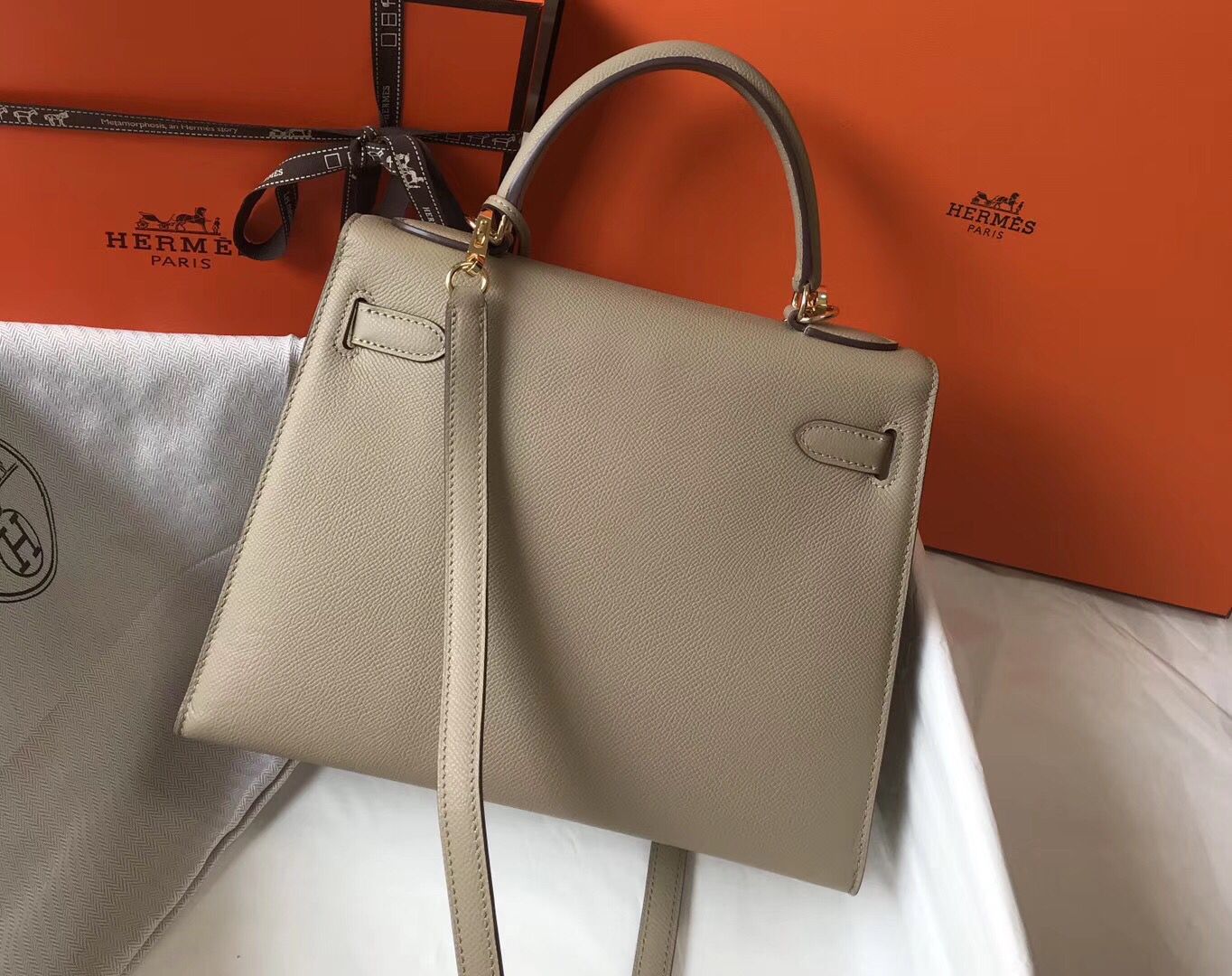 Hermes Kelly 28cm Bag In Gris Tourterelle Epsom Leather GHW - Image 3