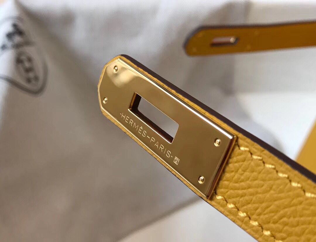 Hermes Kelly 28cm Bag In Yellow Epsom Leather GHW - Image 8