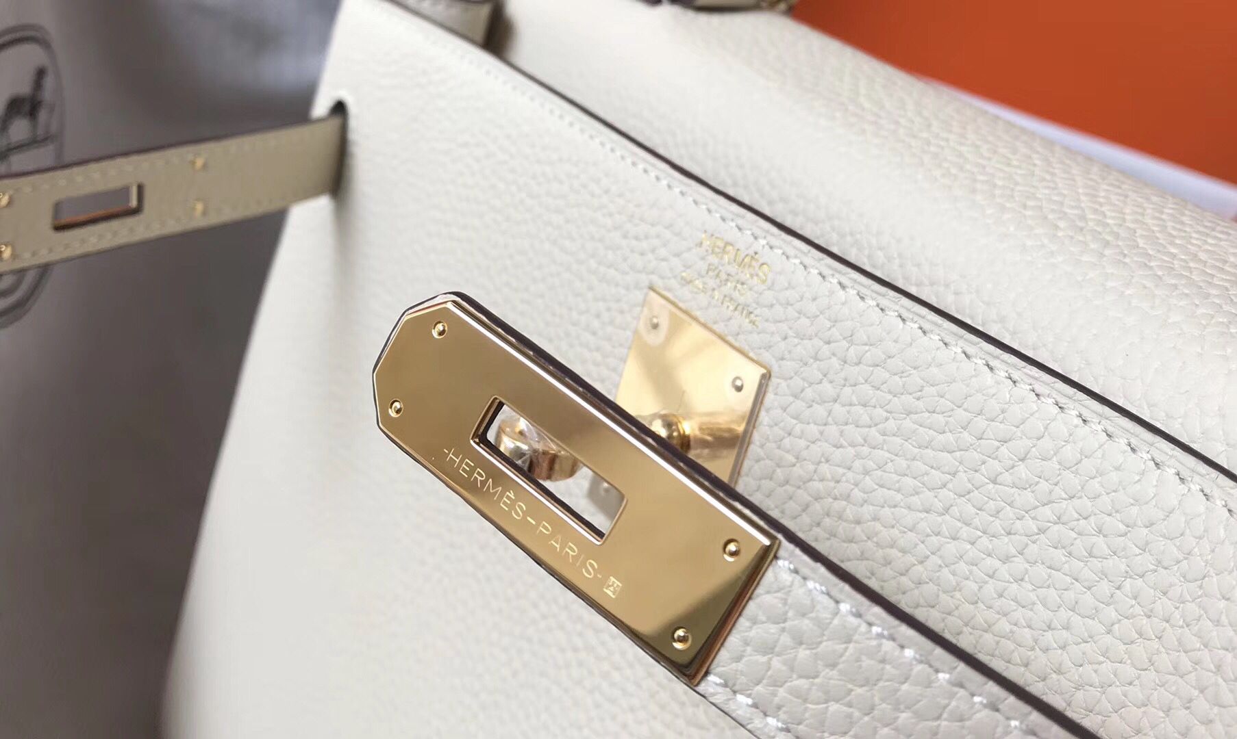 Hermes Kelly 32cm Bag In Beton Clemence Leather GHW - Image 6