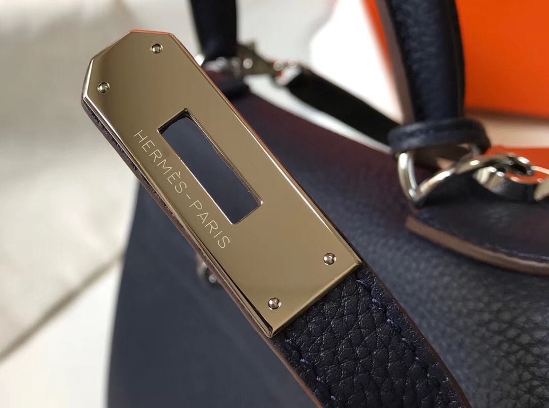 Hermes Kelly 32cm Bag In Dark Blue Clemence Leather PHW - Image 6