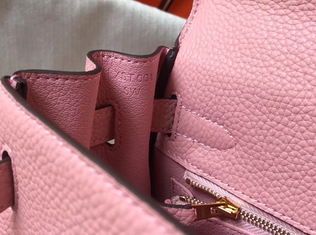 Hermes Kelly 32cm Bag In Pink Clemence Leather GHW - Image 6