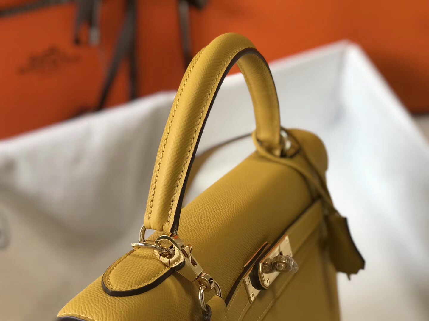 Hermes Kelly 32cm Bag In Yellow Epsom Leather GHW - Image 6