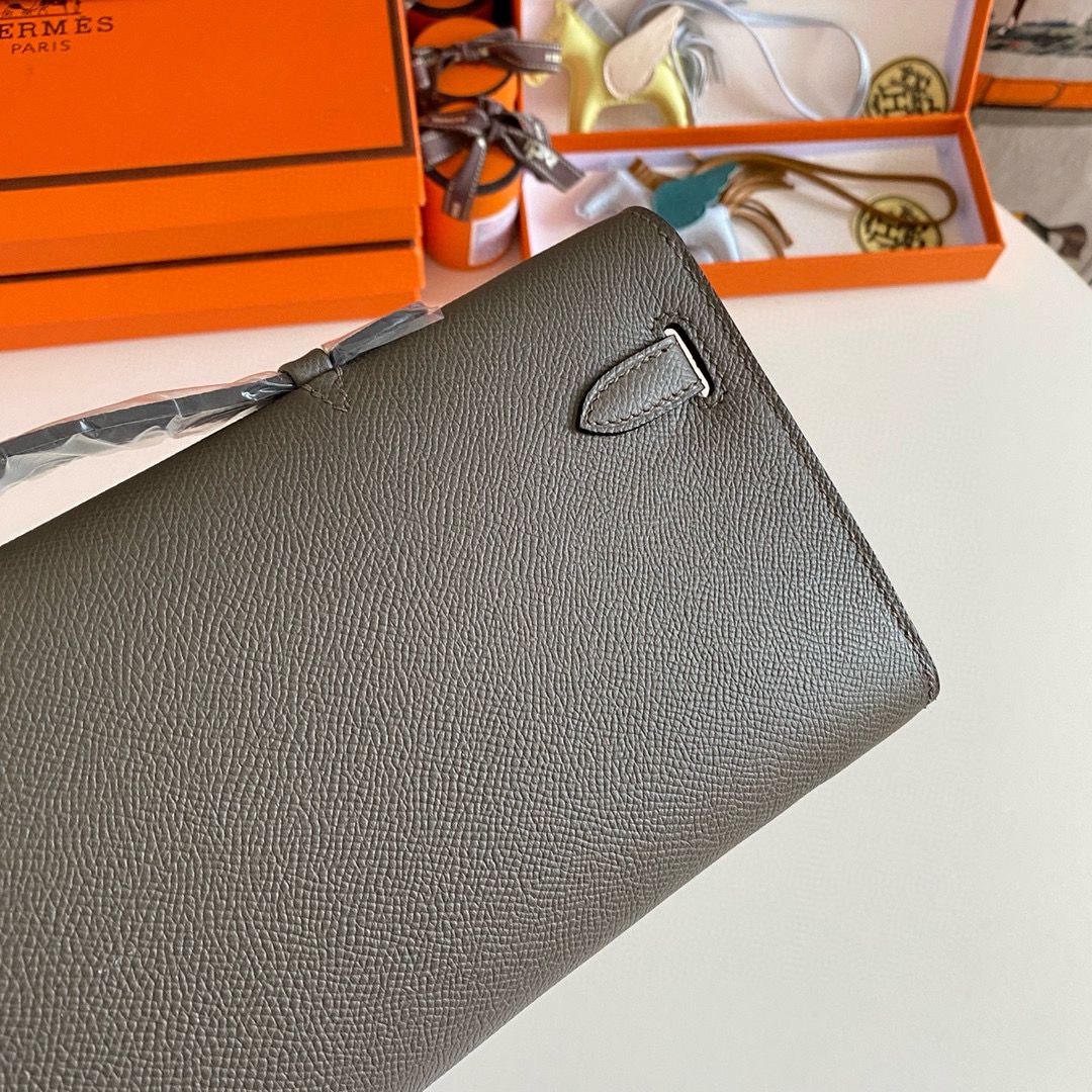 Hermes Kelly Cut Handmade Bag in Etain Epsom Calfskin - Image 4