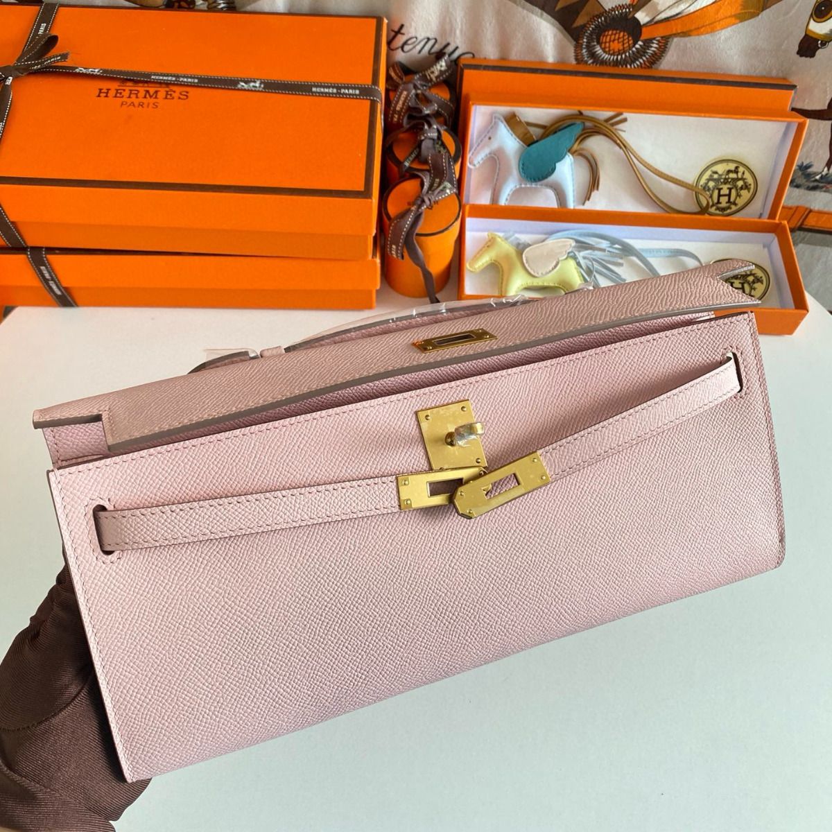 Hermes Kelly Cut Handmade Bag in Rose Sakura Epsom Calfskin - Image 7