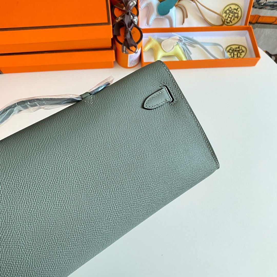 Hermes Kelly Cut Handmade Bag in Vert Amande Epsom Calfskin - Image 4