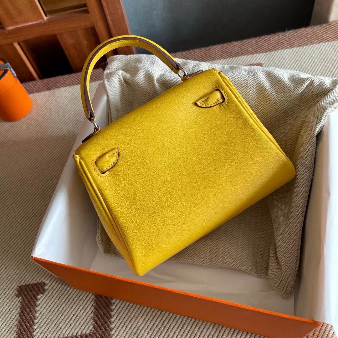 Hermes Kelly Doll Quelle Idole Bag in Jaune Ambre Swift Calfskin - Image 4