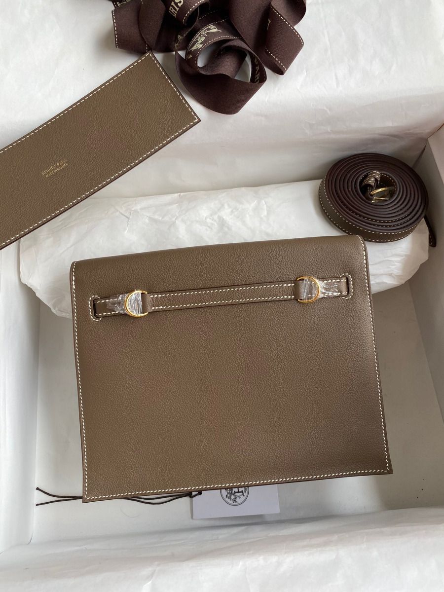 Hermes Kelly Danse II Bag In Taupe Evercolor Calfskin - Image 3
