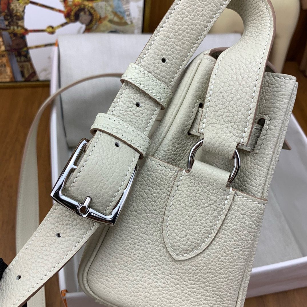 Hermes Kelly Messenger Bag in Craie Clemence Leather - Image 7