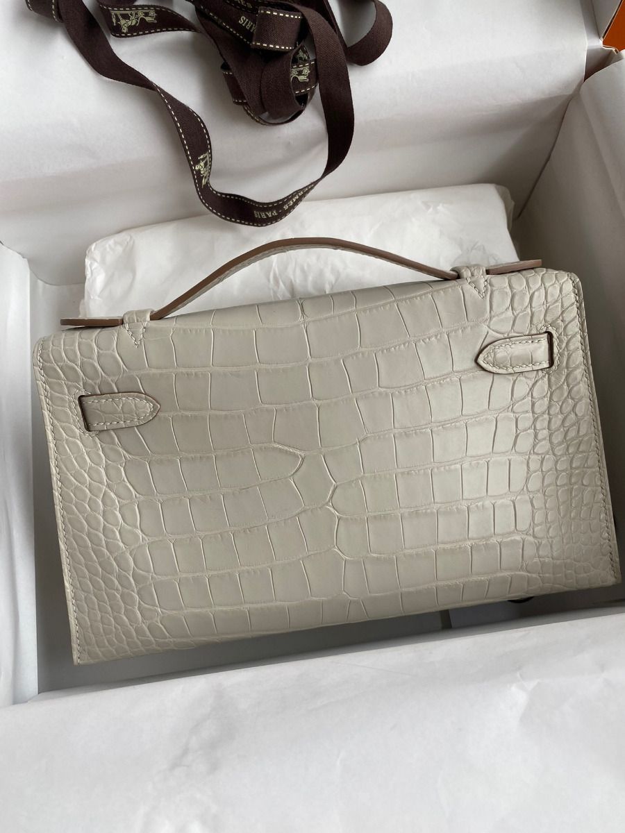 Hermes Kelly Pochette Handmade Bag In Beton Matte Alligator Leather - Image 3