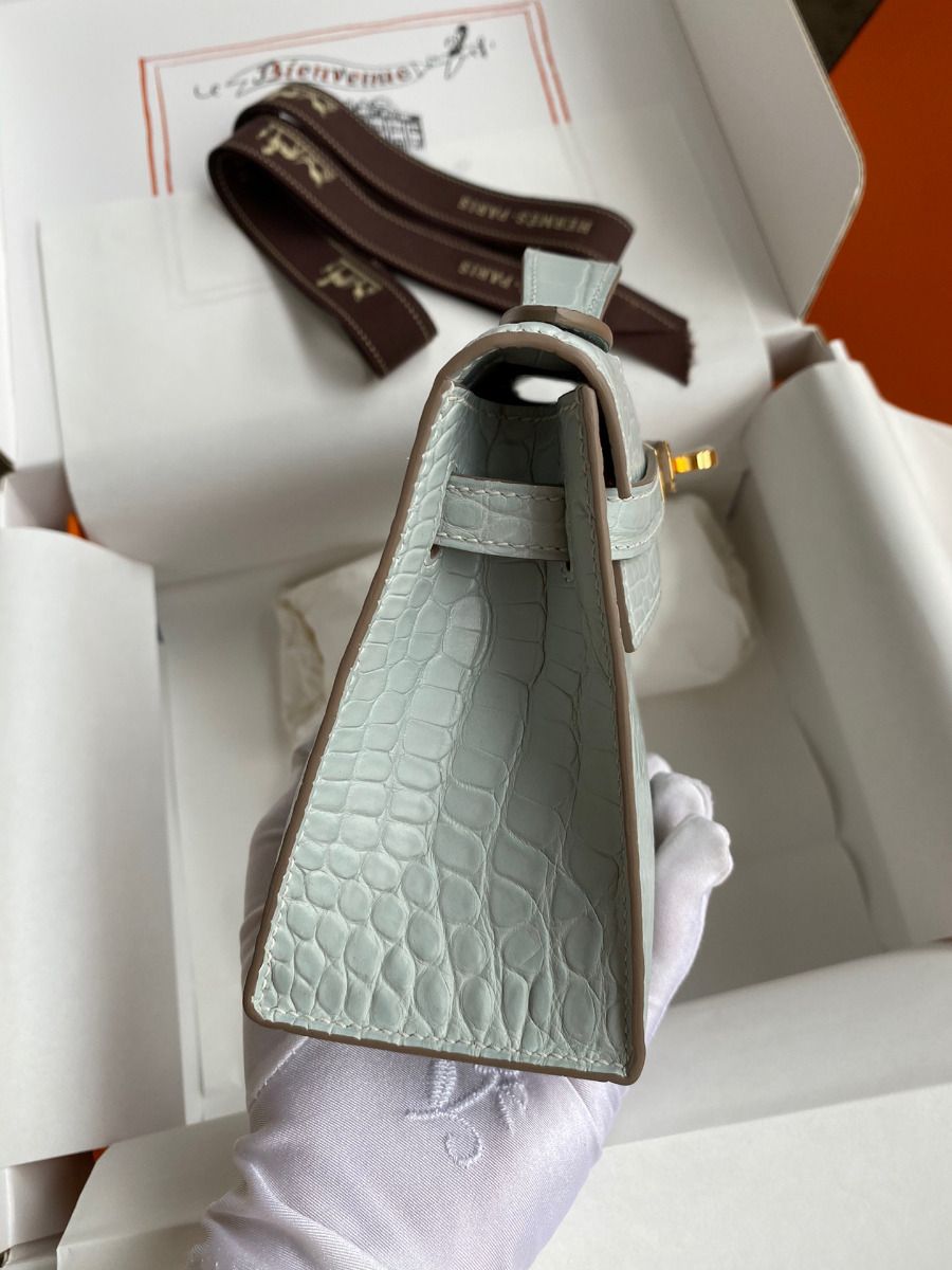 Hermes Kelly Pochette Handmade Bag In Pearl Grey Matte Alligator Leather - Image 7
