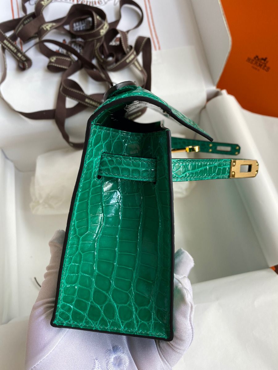 Hermes Kelly Pochette Handmade Bag In Vert Emerald Shiny Alligator Leather - Image 7