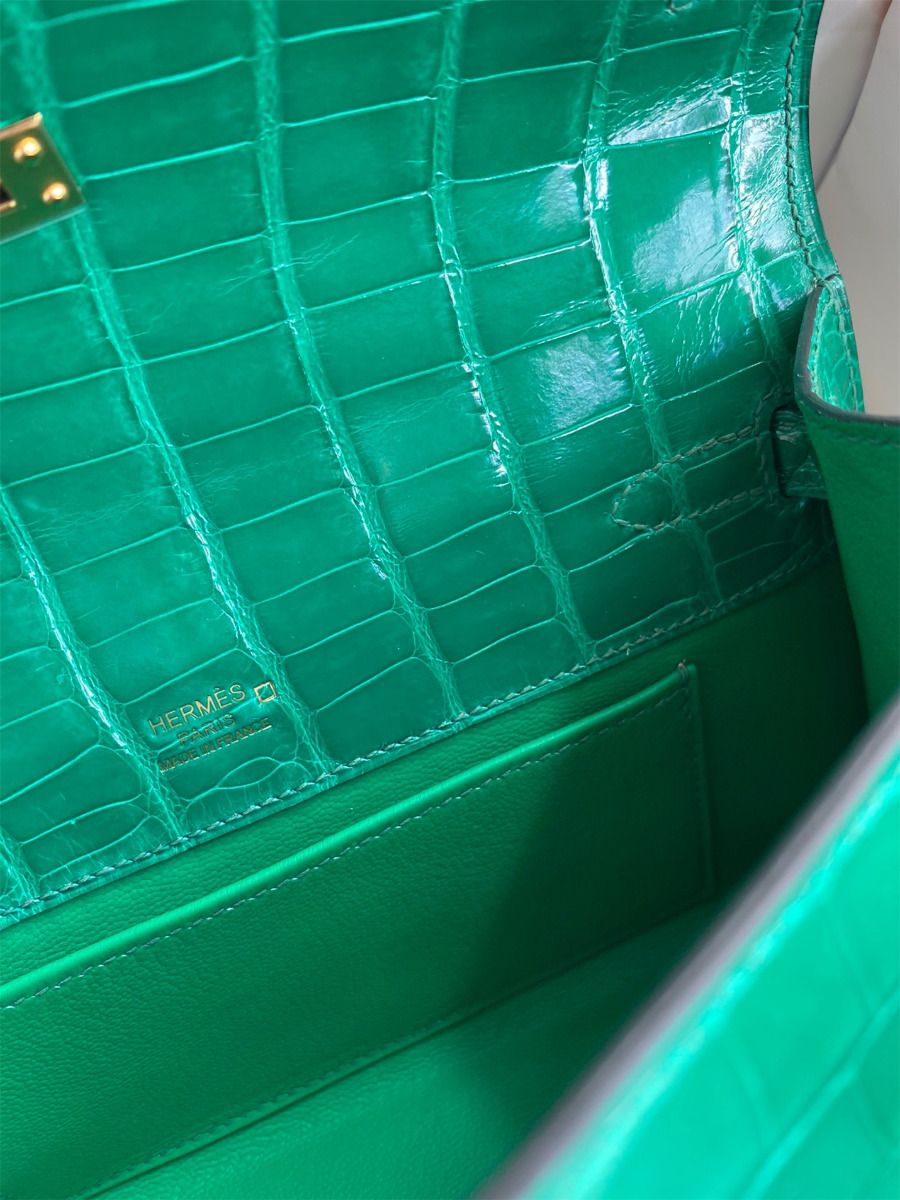 Hermes Kelly Pochette Handmade Bag In Vert Emerald Shiny Alligator Leather - Image 9