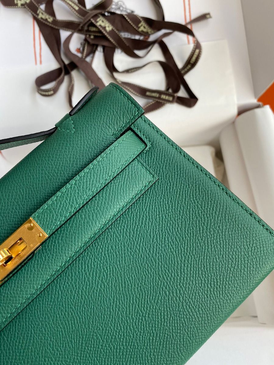 Hermes Kelly Pochette Handmade Bag In Malachite Epsom Calfskin - Image 5