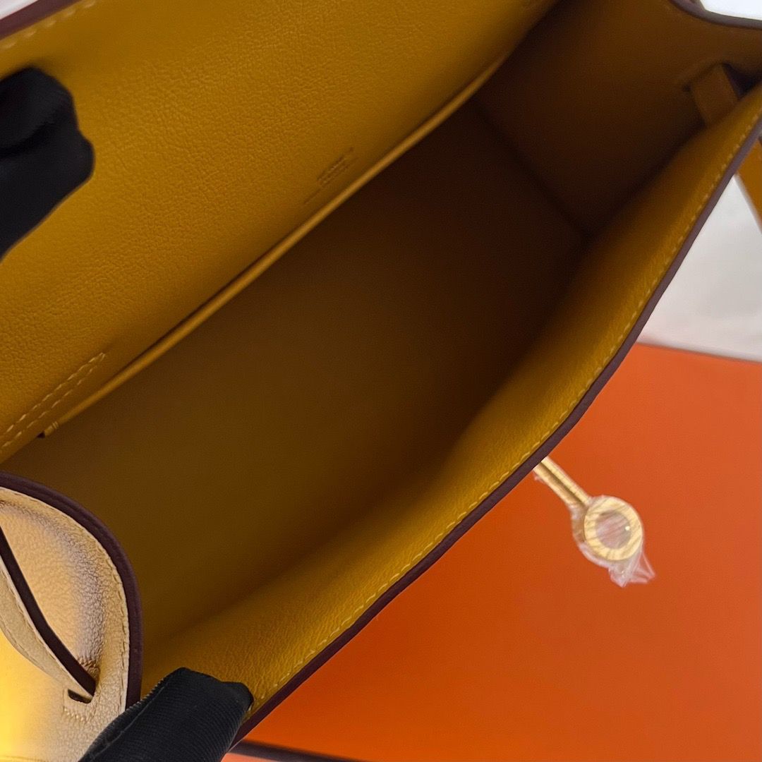 Hermes Kelly Pochette Handmade Bag In Jaune Ambre Swift Calfskin - Image 9