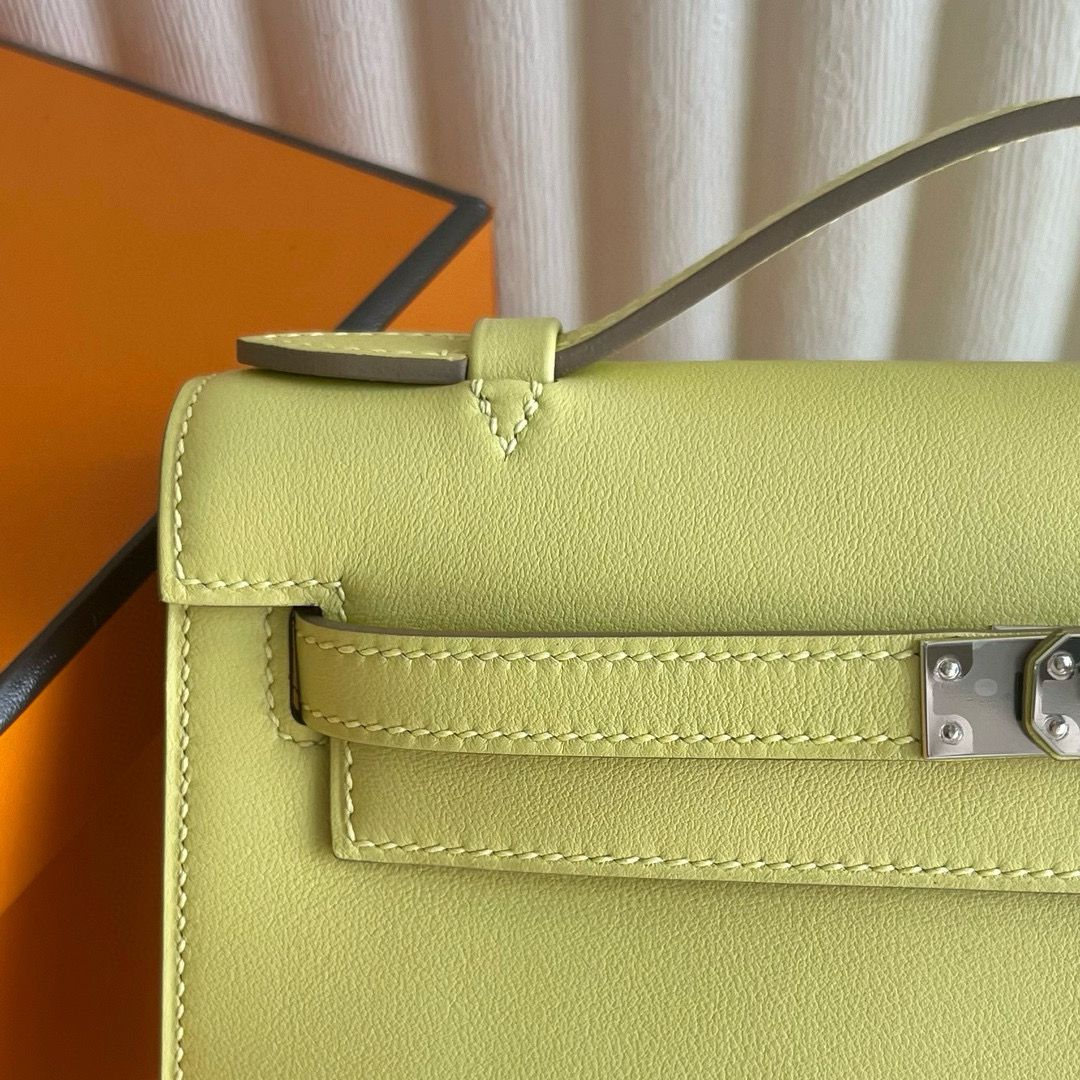 Hermes Kelly Pochette Handmade Bag in Jaune Poussin Swift Calfskin - Image 4