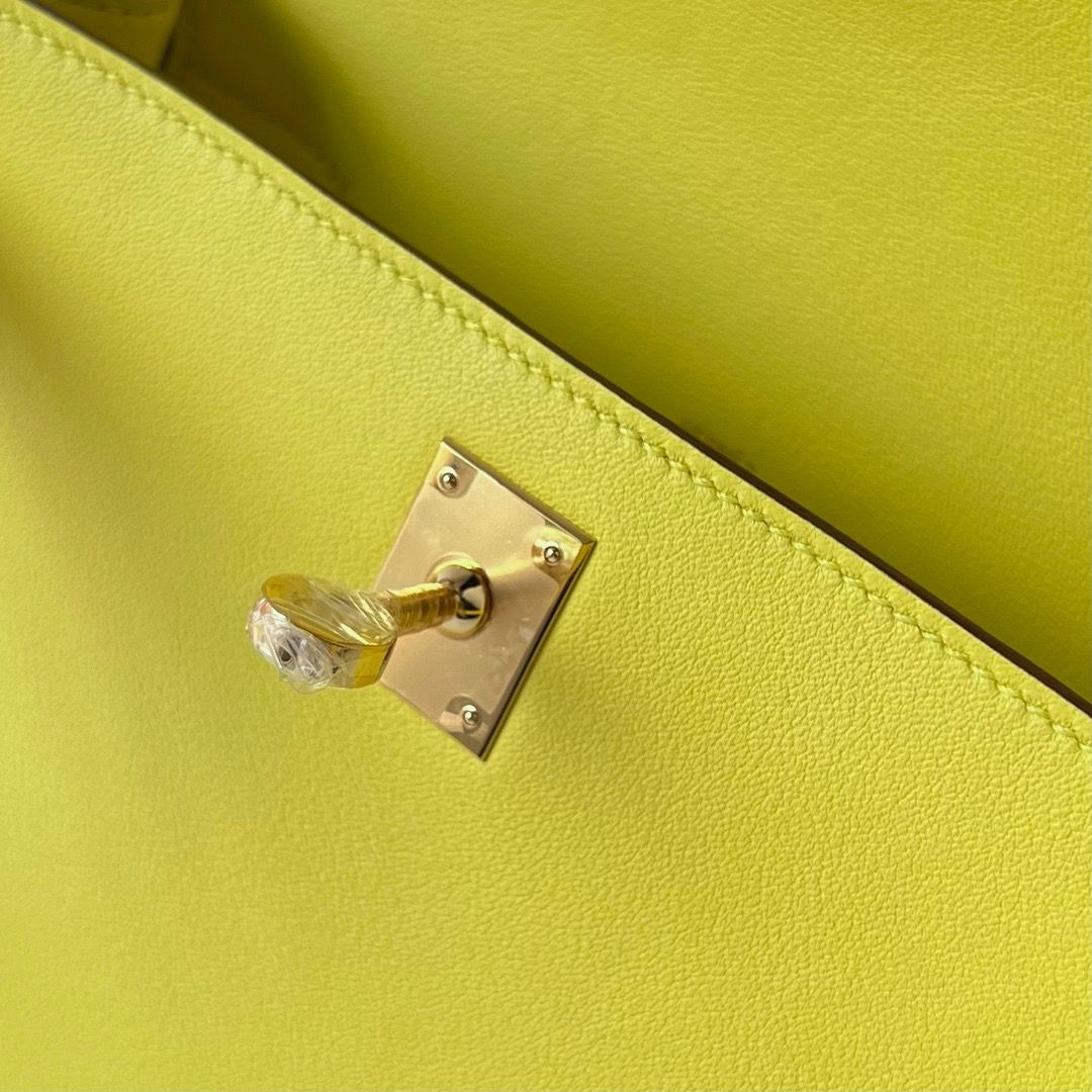 Hermes Kelly Pochette Handmade Bag In Lime Swift Calfskin - Image 7