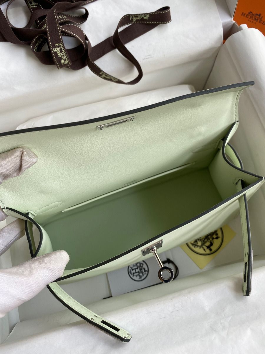Hermes Kelly Pochette Handmade Bag In Vert Fizz Swift Calfskin - Image 8