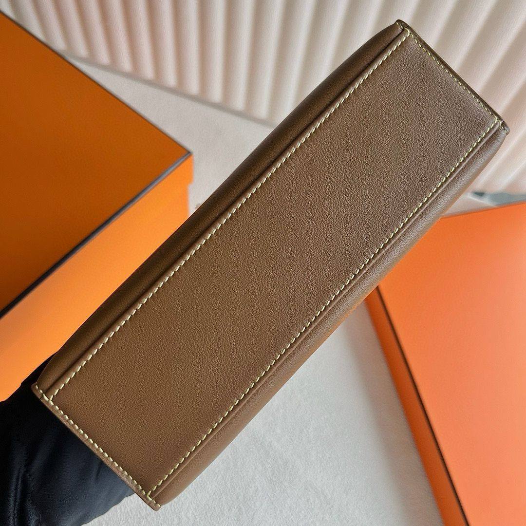 Hermes Kelly Pochette Verso Handmade Bag in Beige de Weimar Swift Calfskin - Image 9