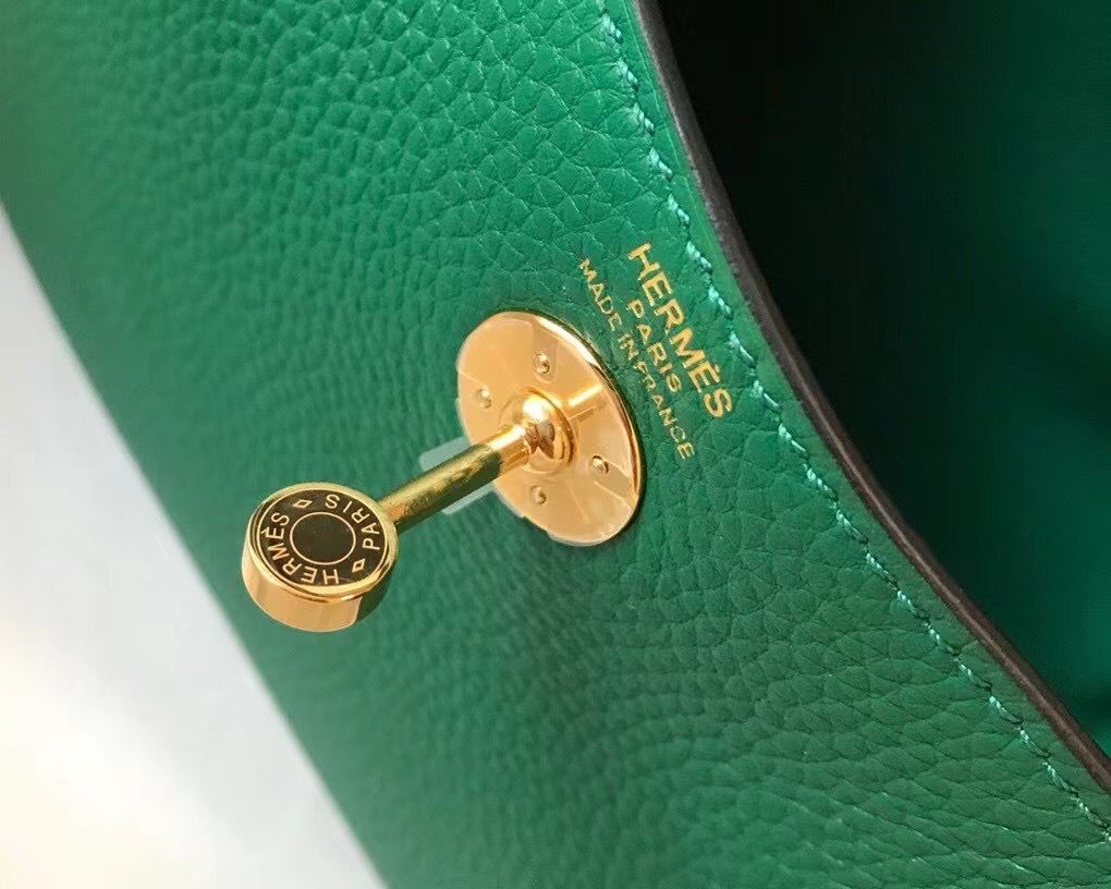 Hermes Lindy Mini Bag In Green Clemence Leather GHW - Image 8