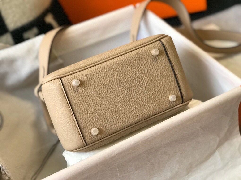 Hermes Lindy Mini Bag In Trench Clemence Leather GHW - Image 4