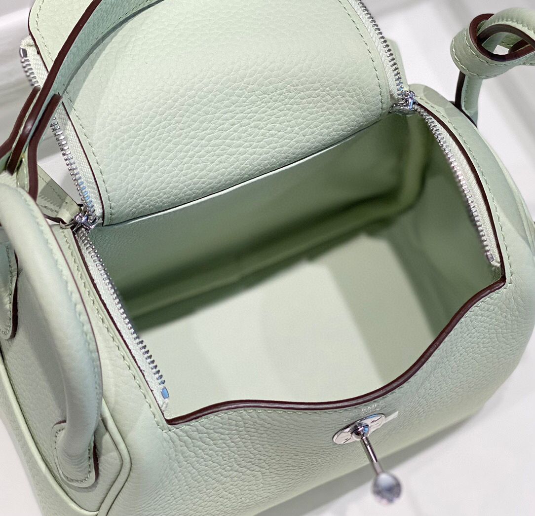 Hermes Lindy Mini Bag In Vert Fizz Clemence Leather PHW - Image 10