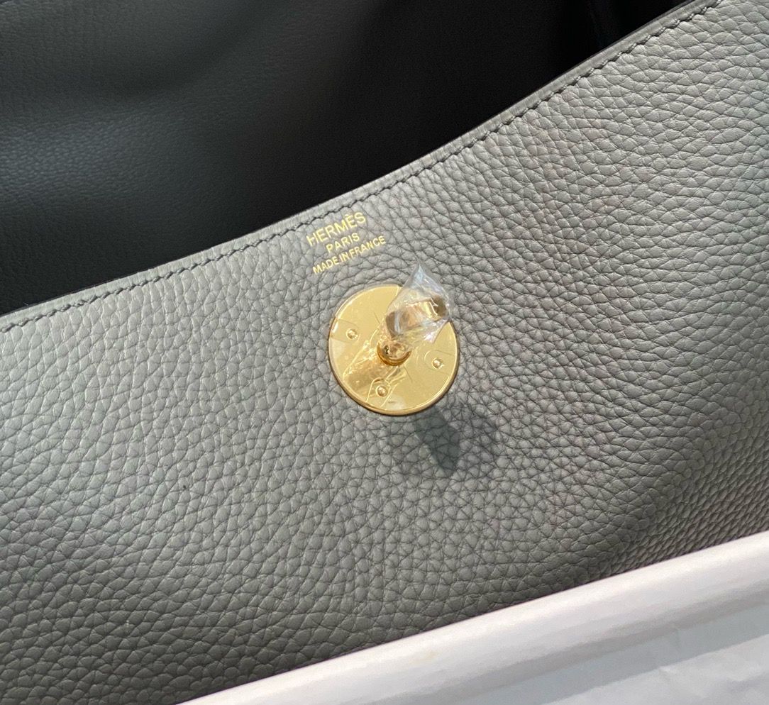 Hermes Lindy 26cm Bag In Gris Meyer Clemence Leather GHW - Image 9