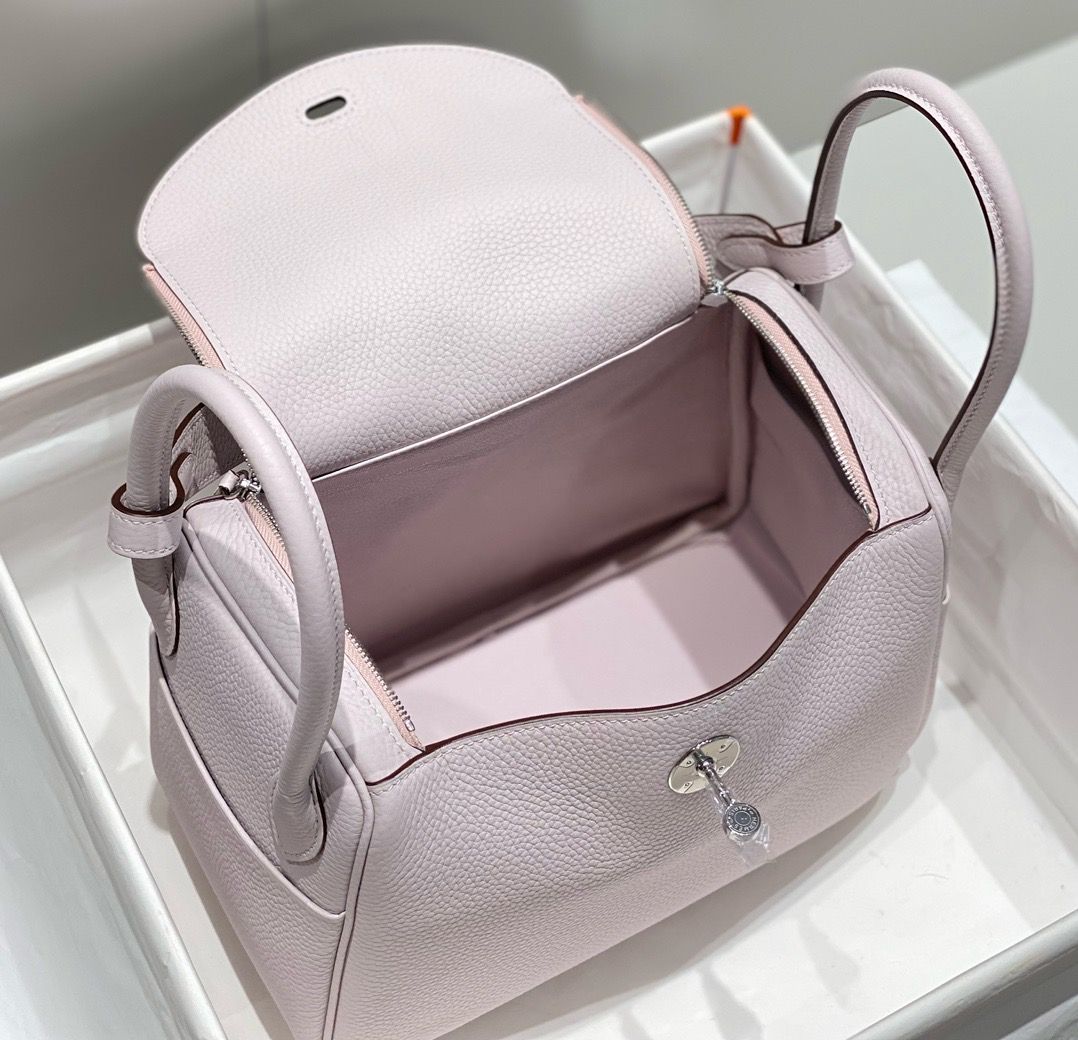 Hermes Lindy 26cm Bag in Mauve Pale Clemence Leather - Image 10