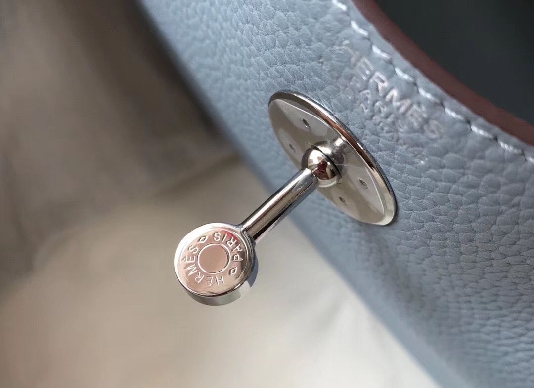 Hermes Lindy 30cm Bag In Blue Lin Clemence Leather PHW - Image 8