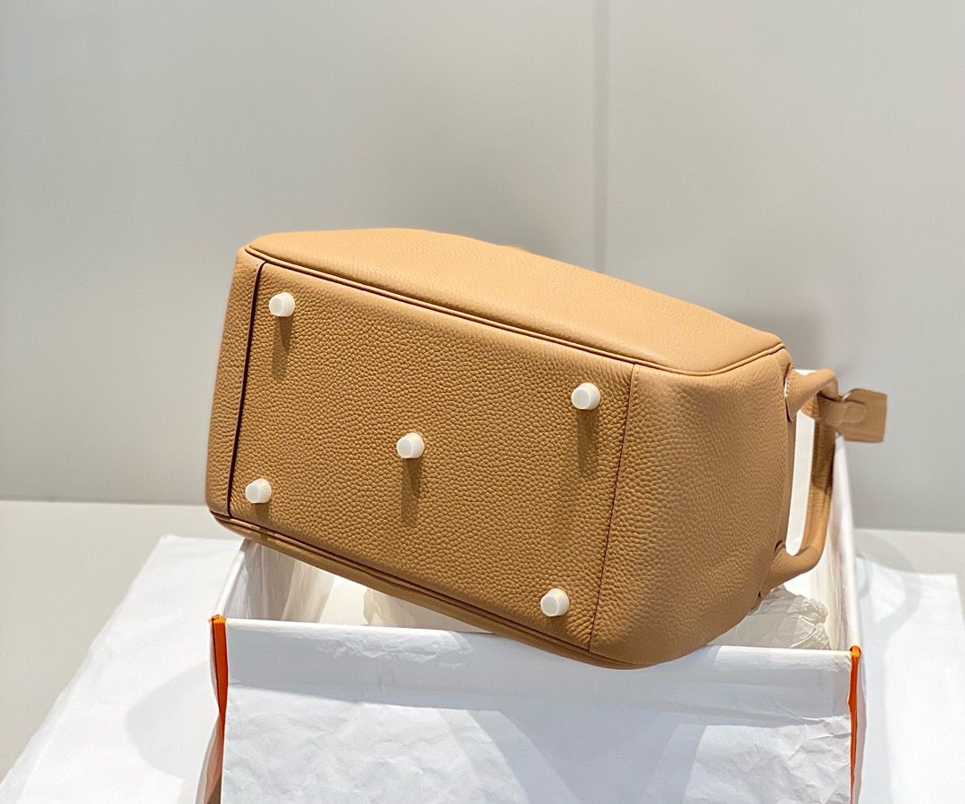 Hermes Lindy 30cm Bag In Chai Clemence Leather GHW - Image 6