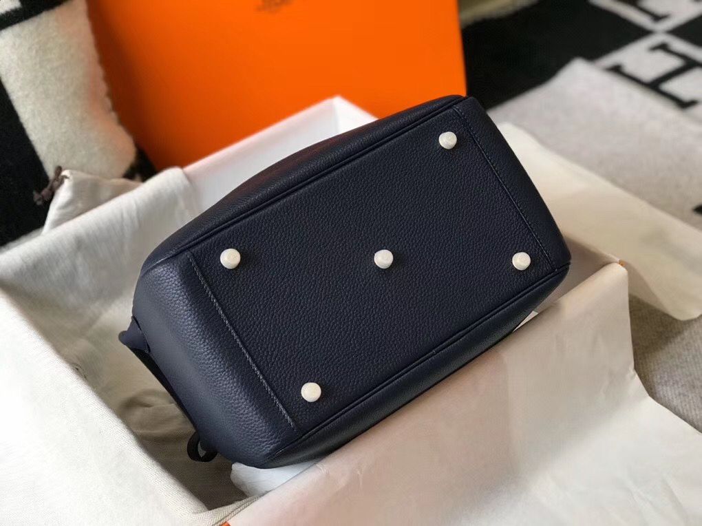 Hermes Lindy 30cm Bag In Navy Blue Clemence Leather GHW - Image 4