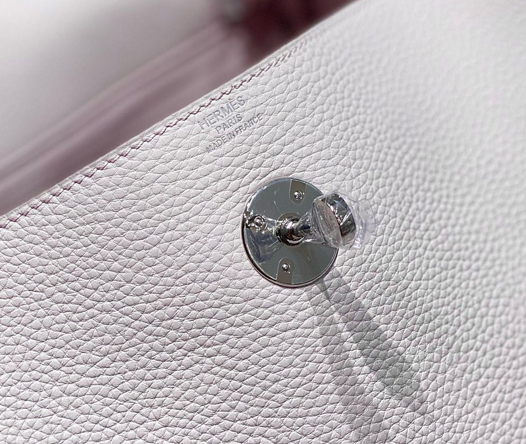 Hermes Lindy 30cm Bag In Mauve Pale Clemence Leather PHW - Image 9