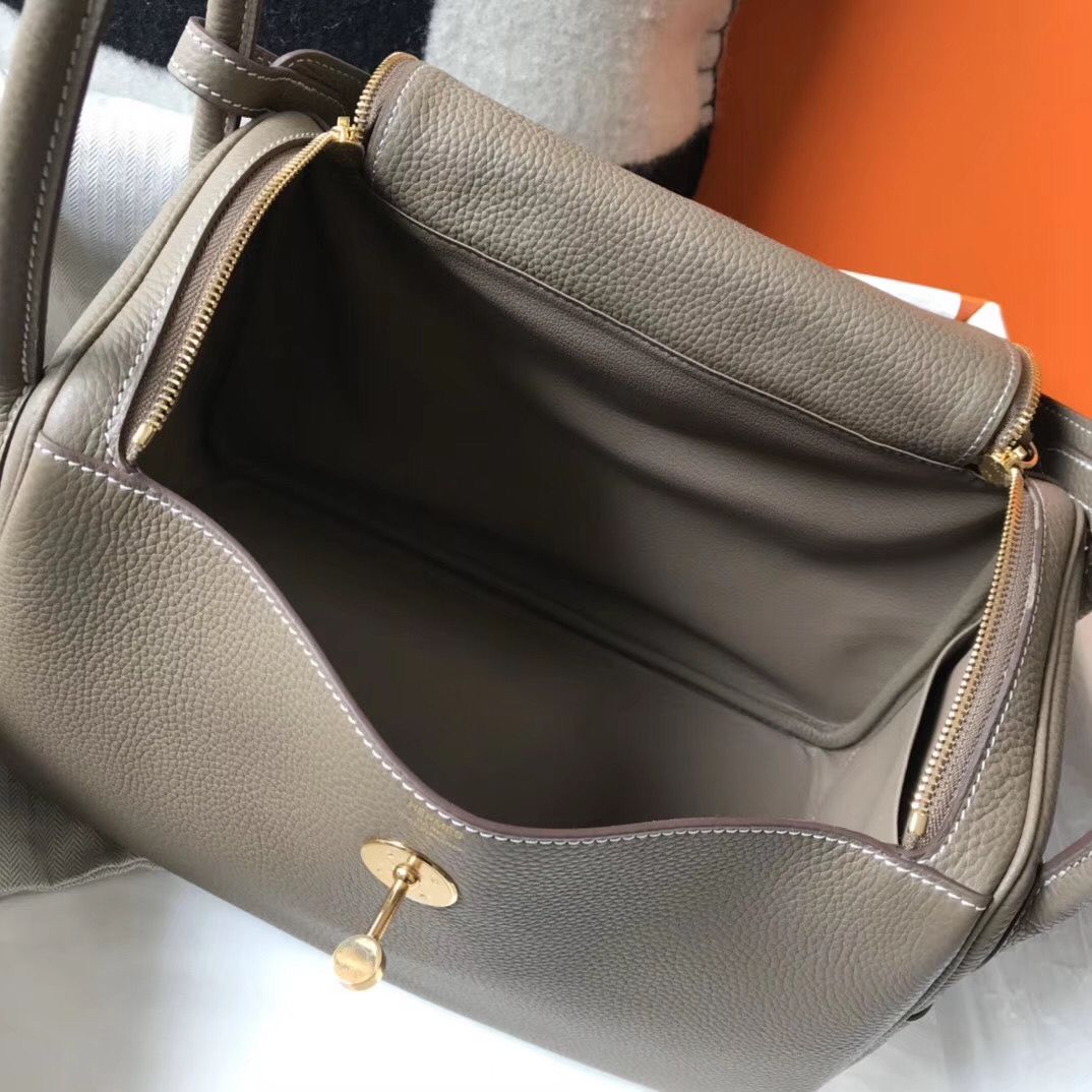 Hermes Lindy 30cm Bag In Taupe Clemence Leather GHW - Image 9