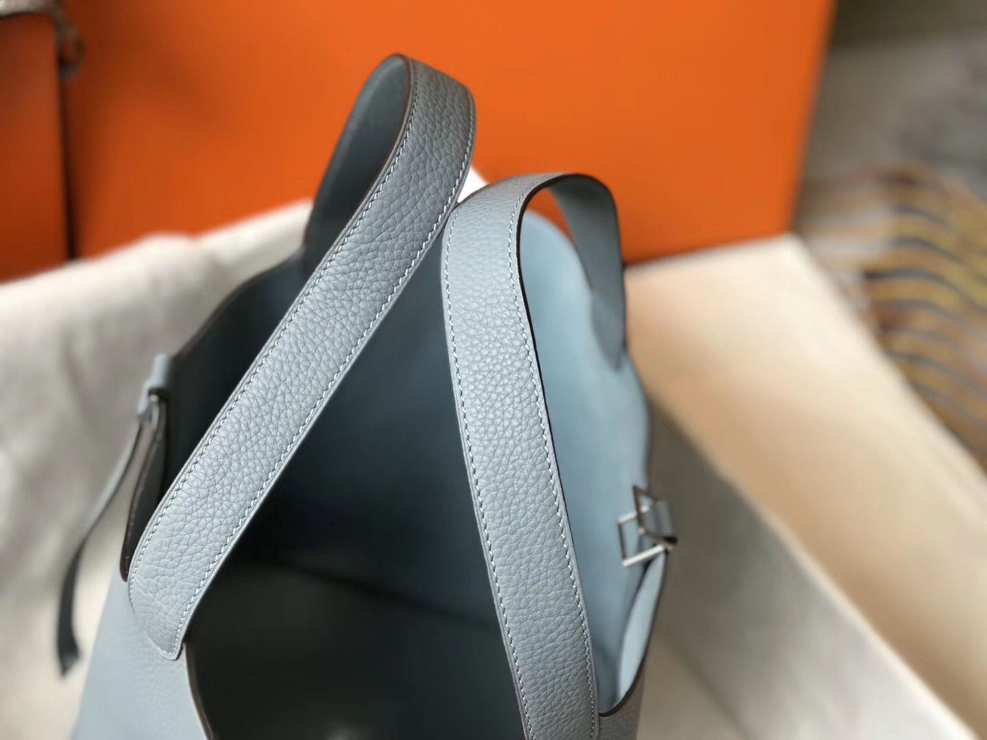 Hermes Picotin Lock 18 Bag In Blue Lin Clemence Leather - Image 5