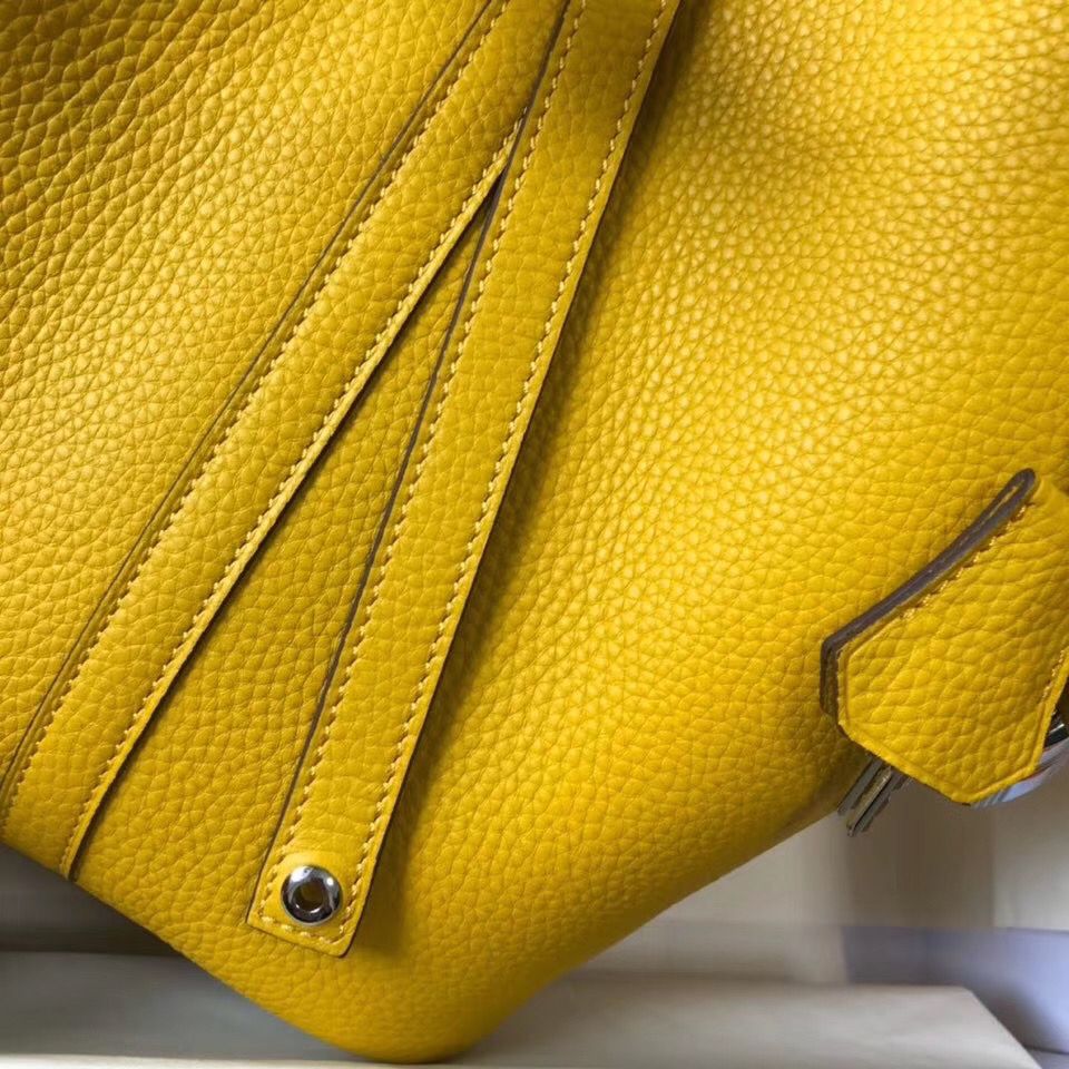 Hermes Picotin Lock 22 Bag In Yellow Clemence Leather - Image 5