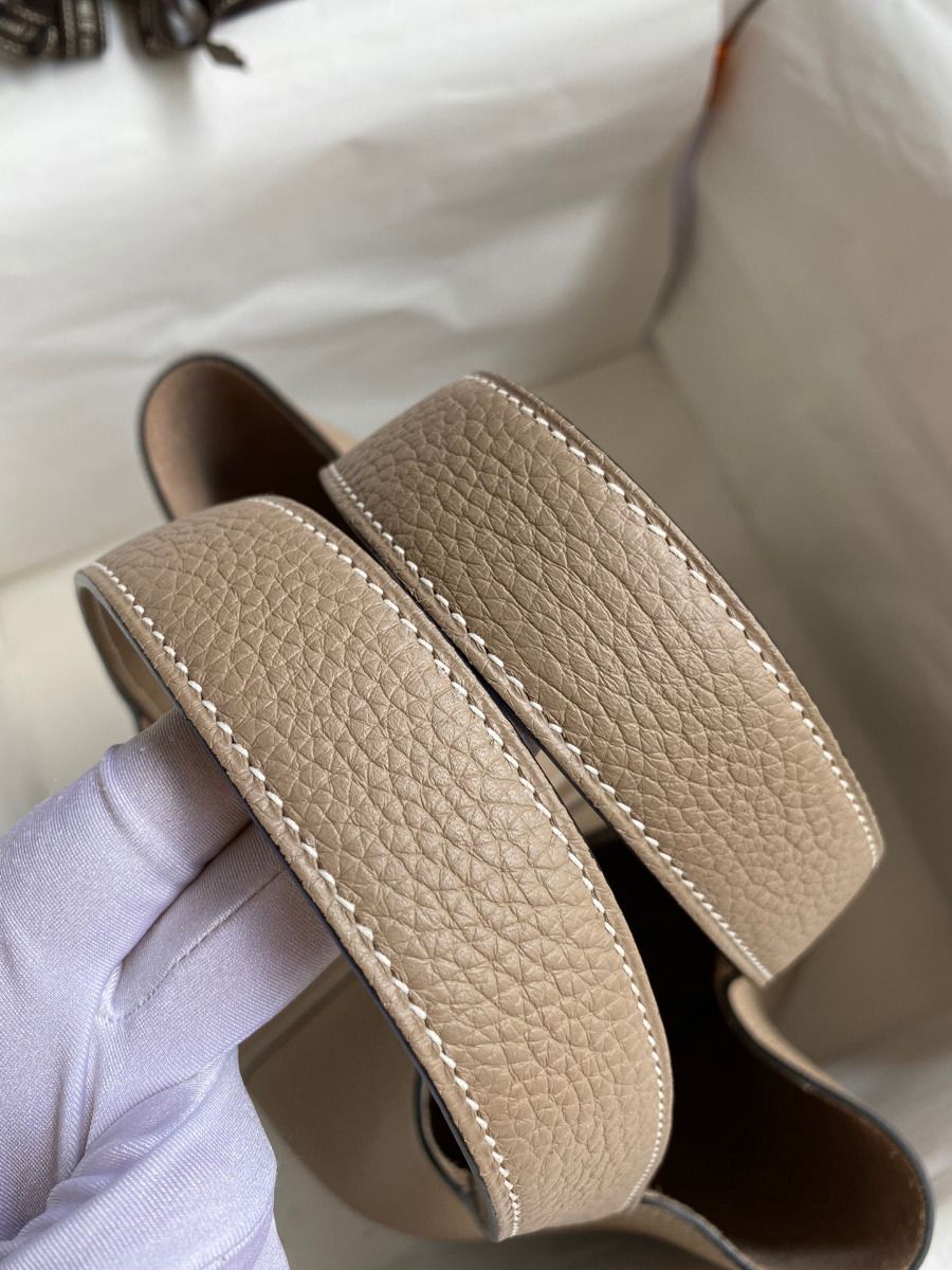 Hermes Picotin Lock 22 Handmade Bag in Tourterelle Clemence Leather - Image 6