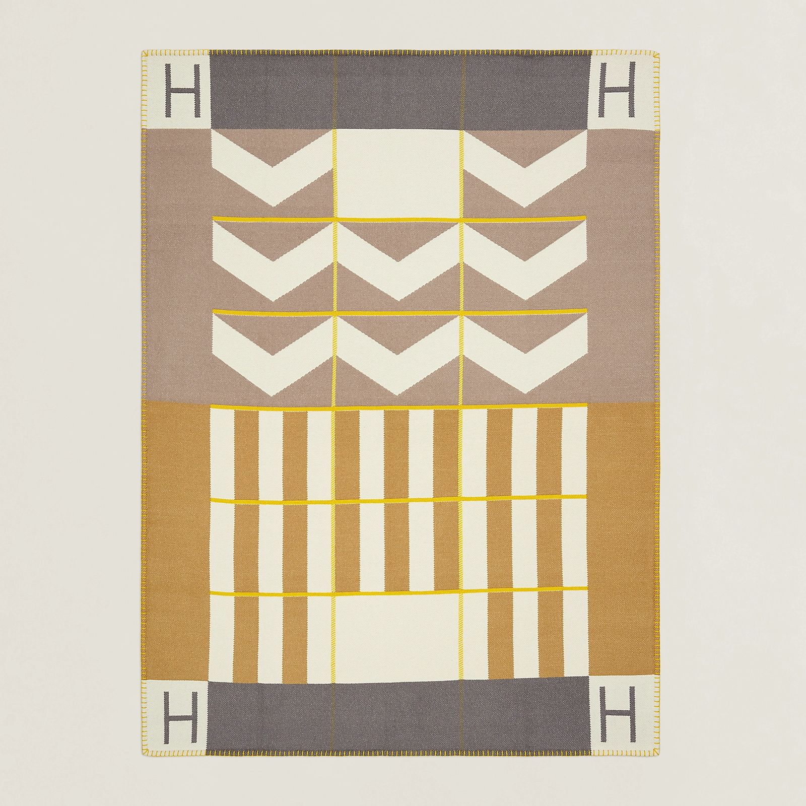 Hermes Avalon H Club Blanket in Taupe Cashmere - Image 3