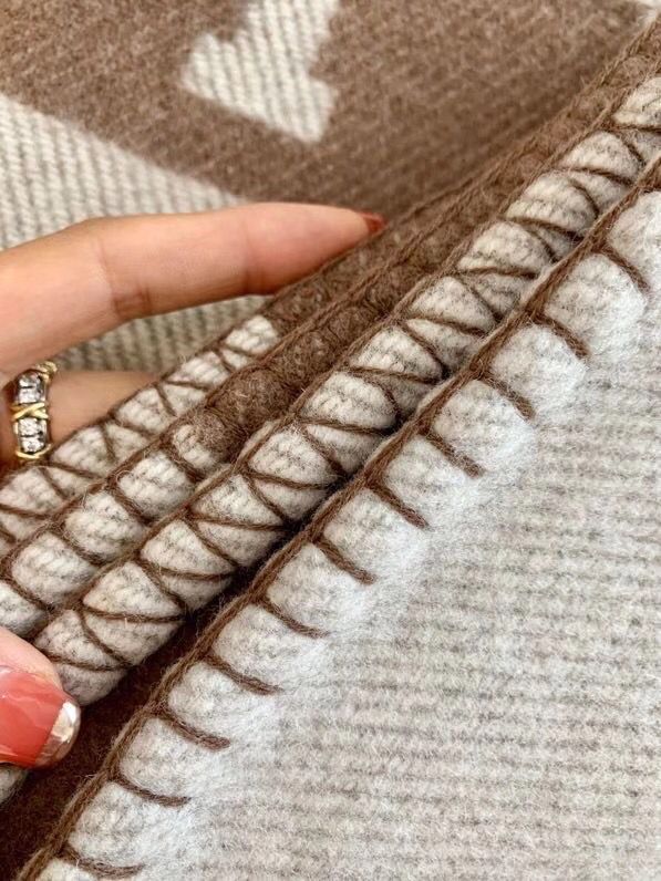 Hermes Camel Avalon Throw Blanket - Image 5