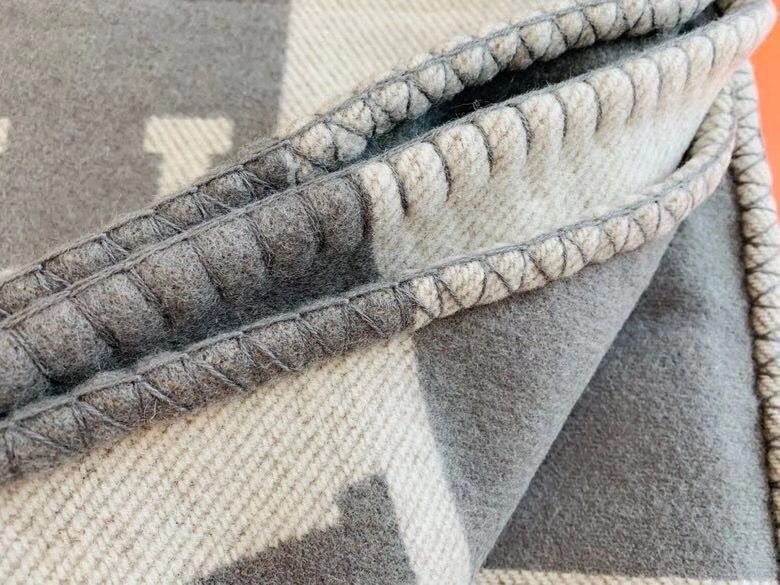 Hermes Grey Avalon Throw Blanket - Image 4